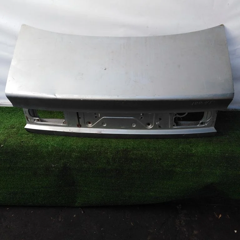 Крышка багажника AUDI A100/45, A6/45 1991- седан серебро Б/У A100/45(1991-1994)