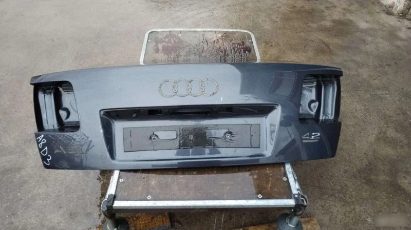 Крышка багажника Audi A8 2005-2007 D3