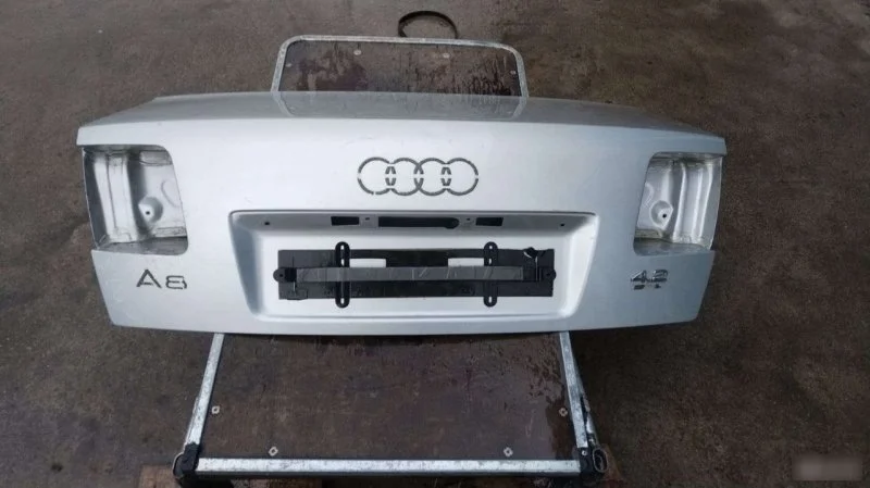 Крышка багажника Audi A8 2002-2005 D3