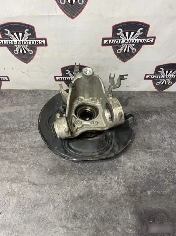 Поворотный кулак Audi A8 2010-2014 D4