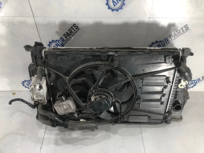 Радиатор охлаждения двигателя Volvo S60 2011