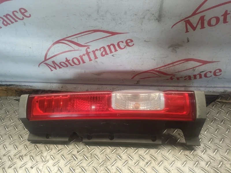 Фонарь задний Renault Trafic 2009