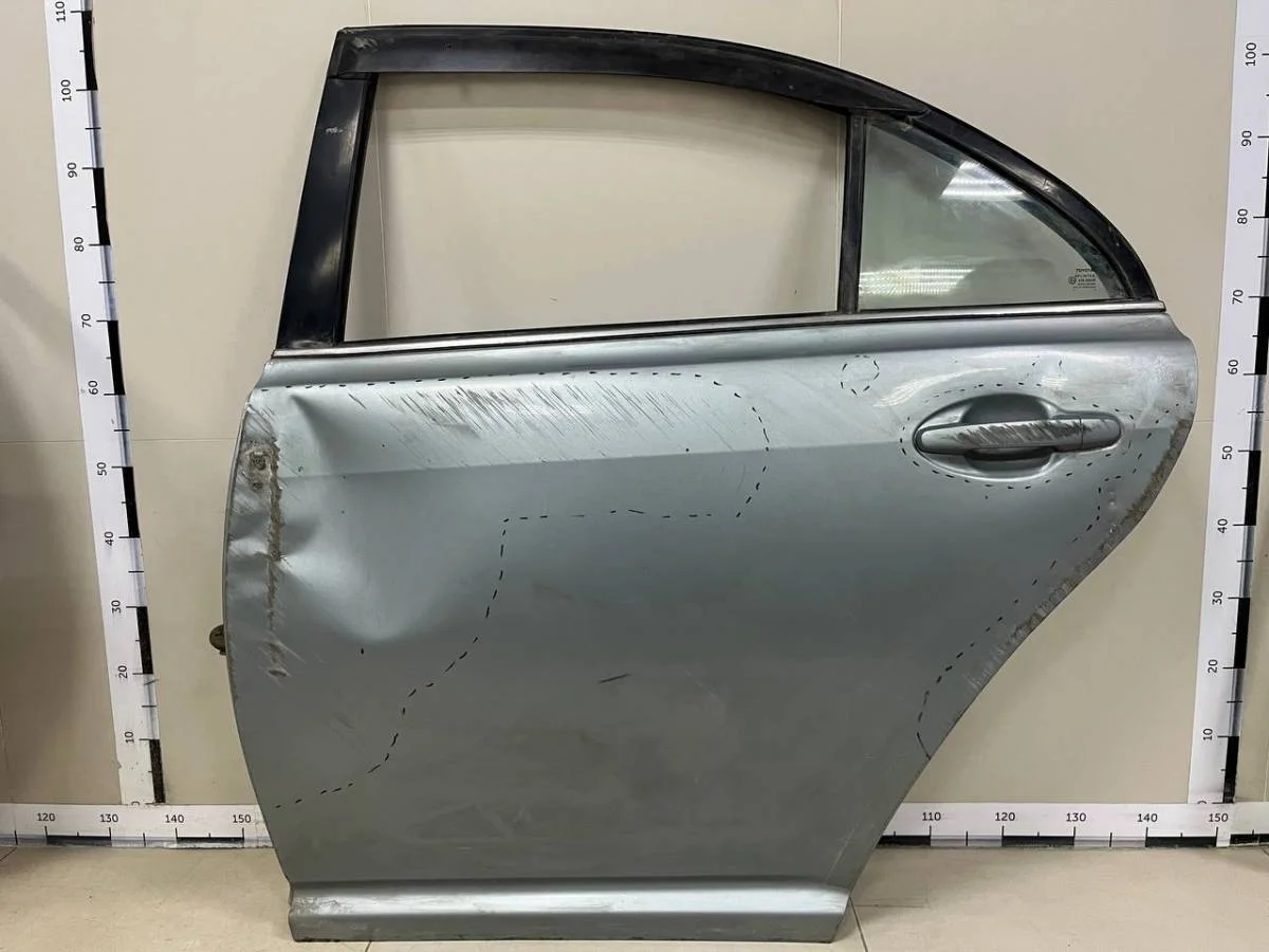 Дверь задняя левая Toyota Avensis T250 2003-2009