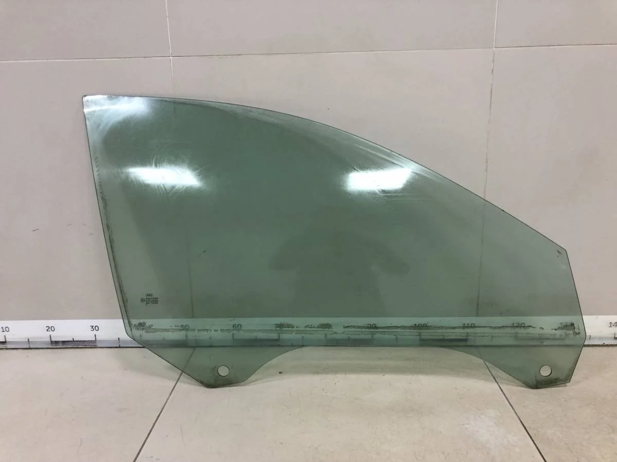 Стекло двери передней правой Audi A6 C5 2000-2005
