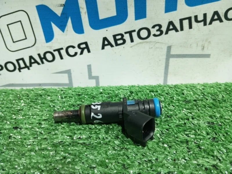 Форсунка топливная Chevrolet Cruze J300 F16D4
