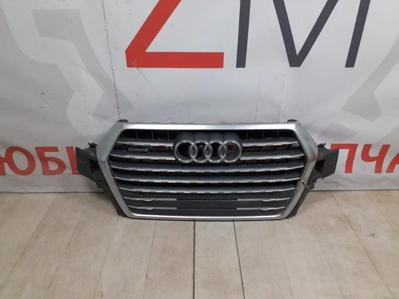 Решетка радиатора передняя Audi Q7 4M 2015-2018