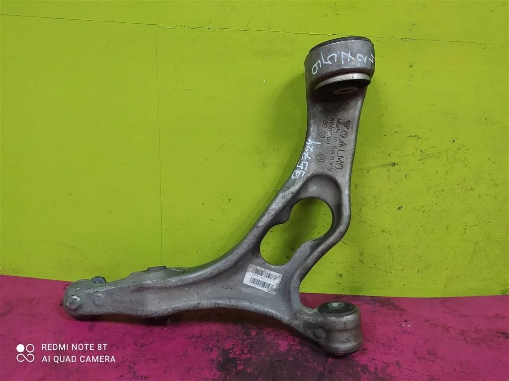 Рычаг передний правый Touareg 2 Audi Q7 7P0407152E