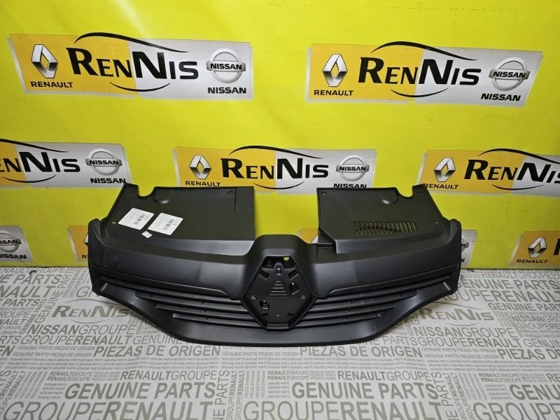 Решетка радиатора Renault Sandero 2 2014