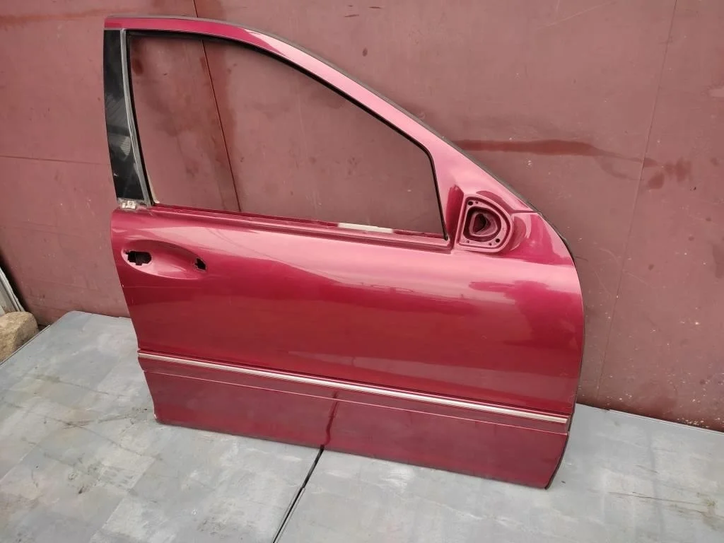 Дверь передняя правая Mercedes-Benz