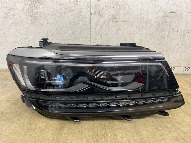 Фара VOLKSWAGEN TIGUAN 2016 2017 2018 2019