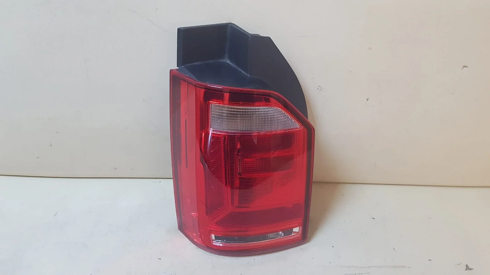 фонарь задний левый VOLKSWAGEN MULTIVAN 6, T6, T6.1, SGC, SGM Левый  7e0945095ad 2015-2024 (контрактная запчасть)