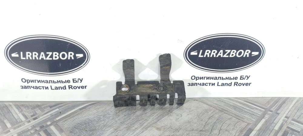 Кронштейн заднего бампера правый DISCOVERY 3 L319