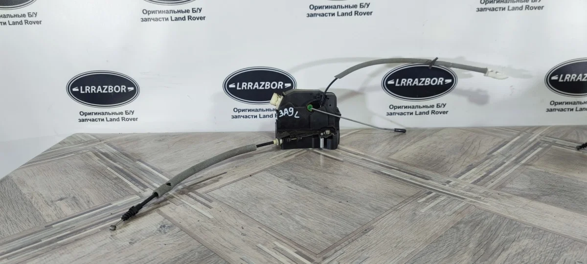 Замок двери задний левый Range Rover L322