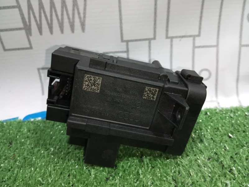 Замок зажигания Audi A4 B8 CDH