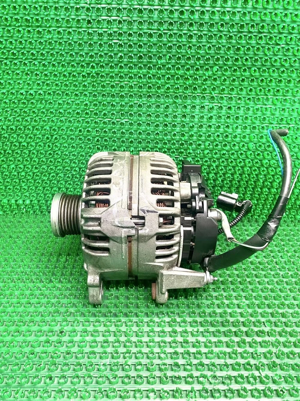 Генератор VW для двигателя CTH / CAX Passat B7 (2010—2015) В наличии