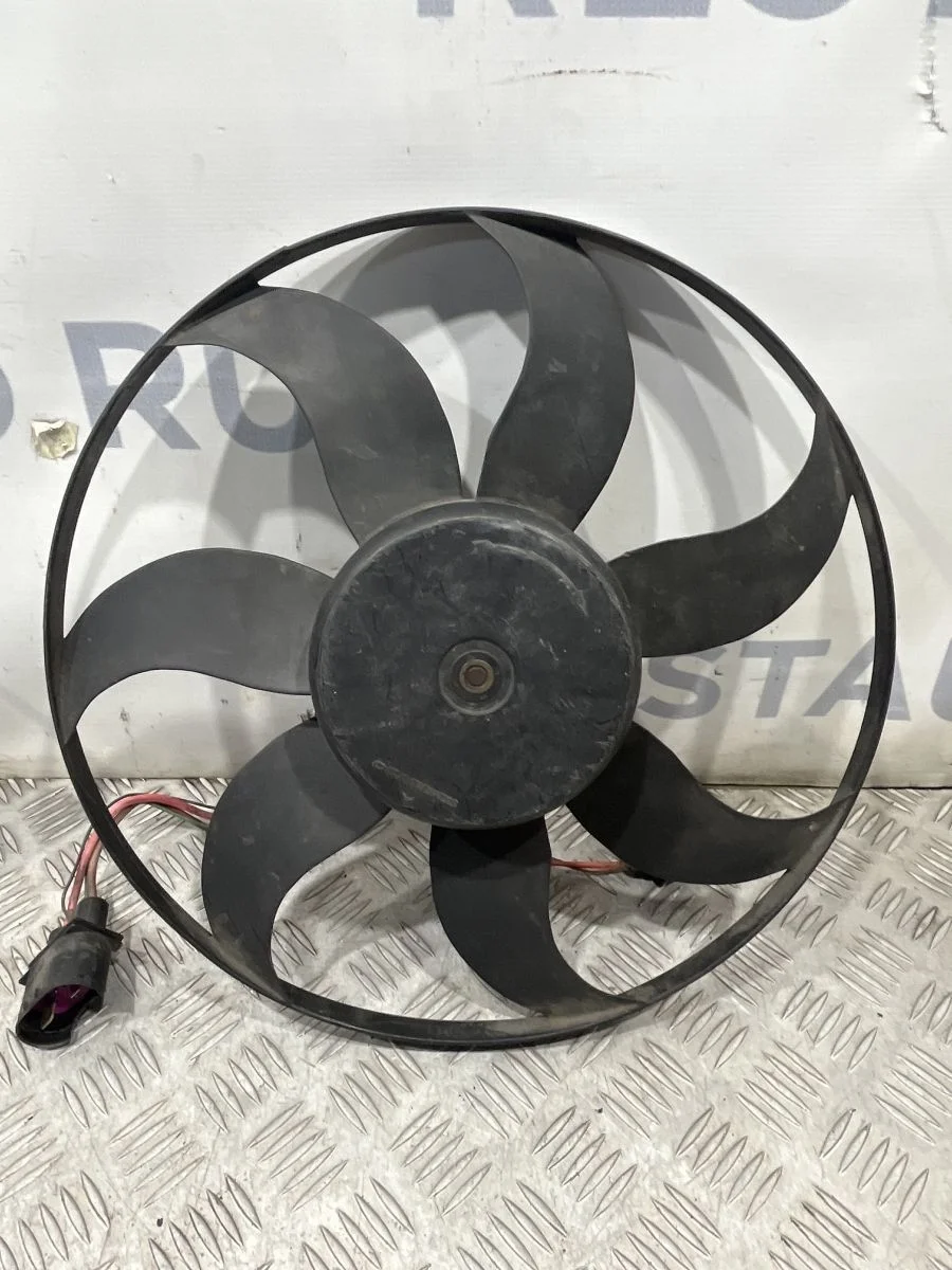 Вентилятор радиатора Volkswagen Passat