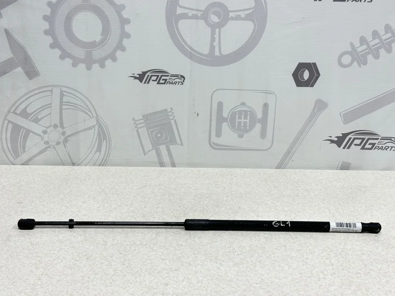 Амортизатор капота правый Mercedes-benz 2007 W204