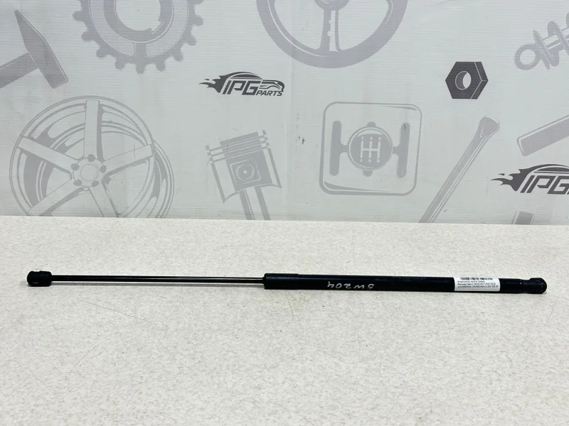 Амортизатор капота правый Mercedes-benz 2010 W204