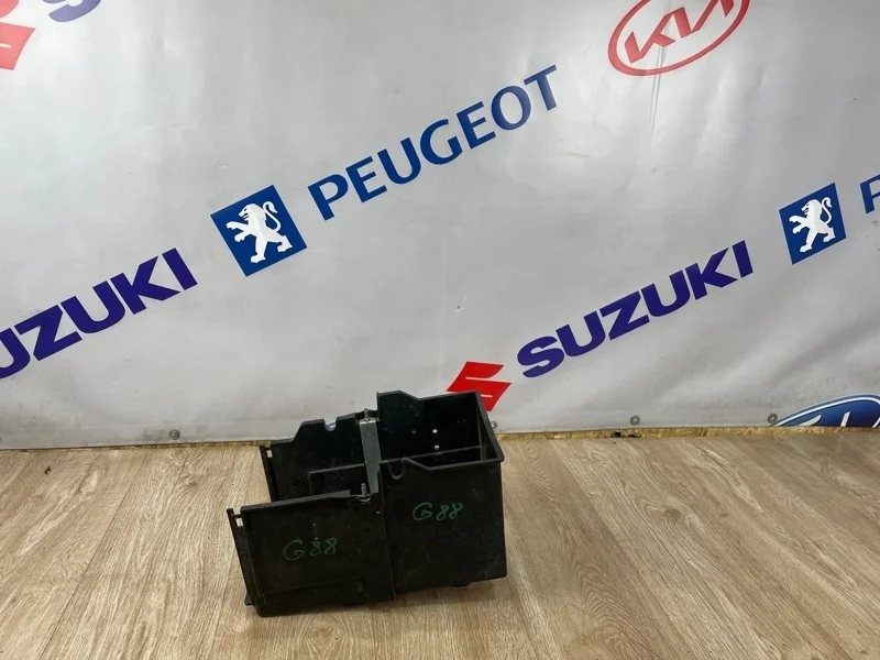 Корпус акб FORD FOCUS 3 2011 ХЭЧБЭК