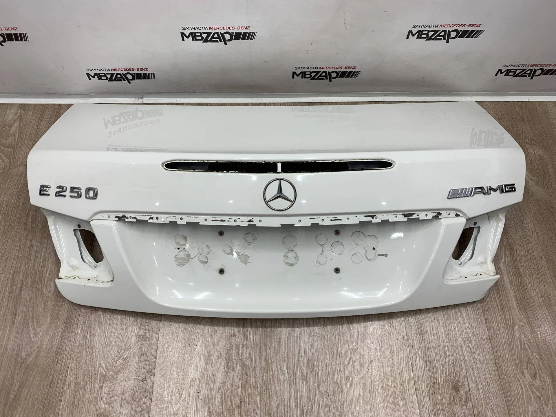 Крышка багажника Mercedes W207 E 207