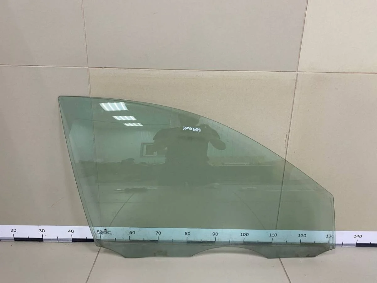 Стекло двери передней правой Skoda Fabia 6Y 1999-2007