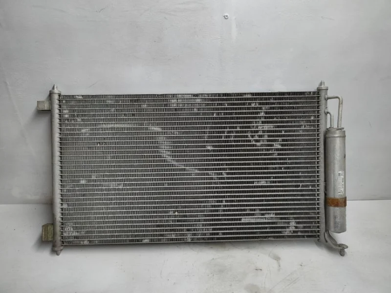 Радиатор охлаждения двигателя Nissan Sentra B17