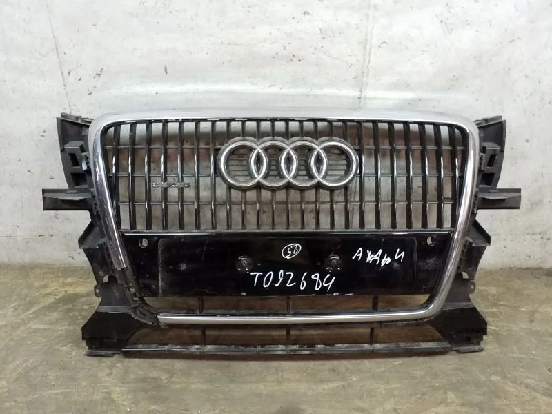 Решетка радиатора Audi Q5 1