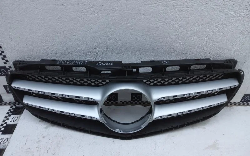 Решетка радиатора Mercedes-Benz E-klasse W212 Restail