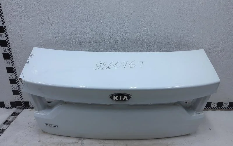 Крышка багажника Kia Rio 4 Sedan не под камеру
