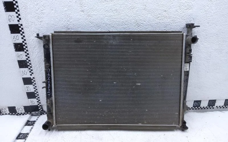 Радиатор охлаждения двигателя Kia Sorento 3 M/T