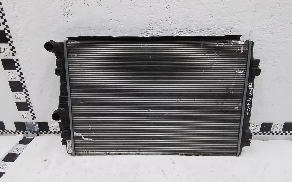 Радиатор охлаждения двигателя Volkswagen Passat B8