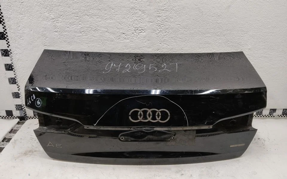 Крышка багажника Audi A6 C8 Sedan
