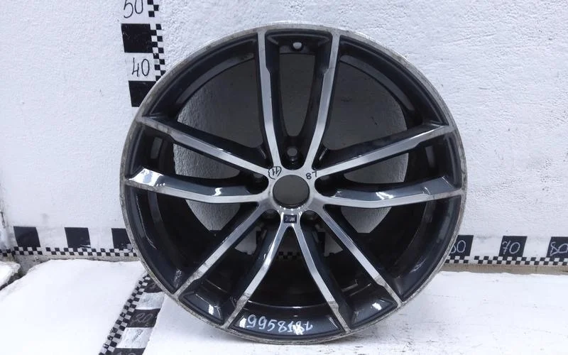 Диск колеса литой BMW 5er G30 R18 Темно-серый M-paket