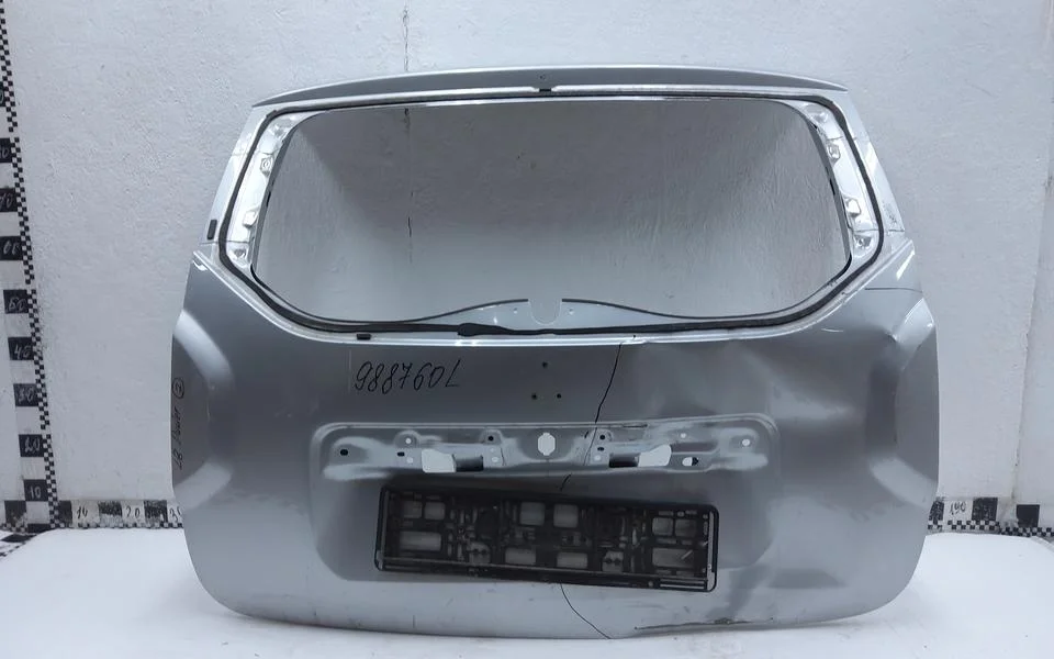 Крышка багажника Renault Duster 1