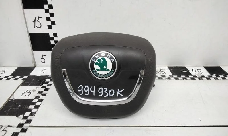 Подушка безопасности водителя " Airbag " Skoda Octavia A5 Restail