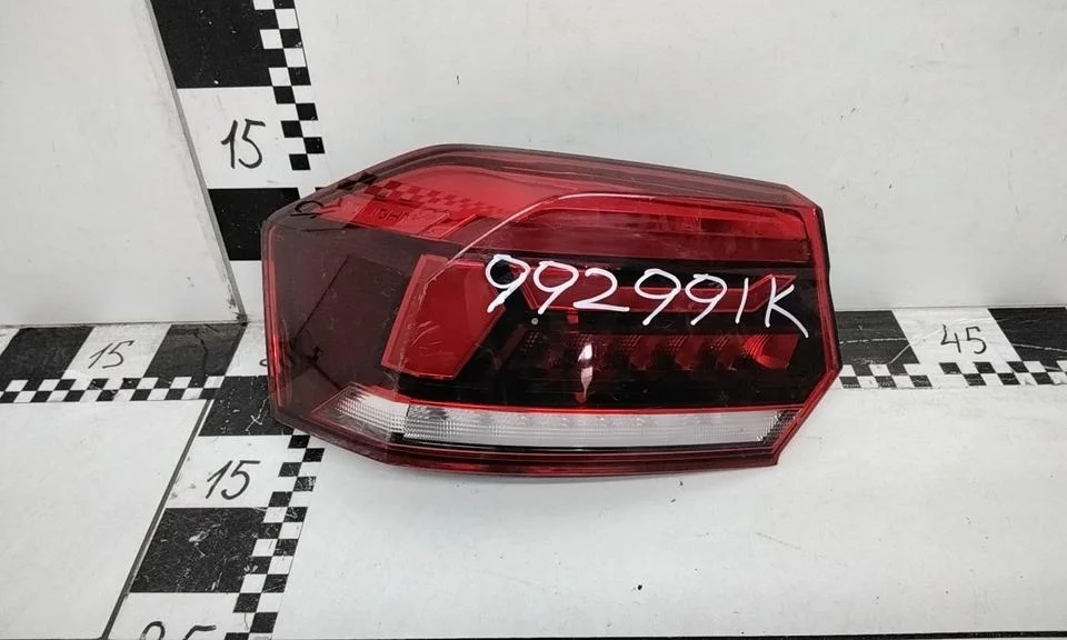 Фонарь левый наружный Volkswagen Polo 6 Liftback LED