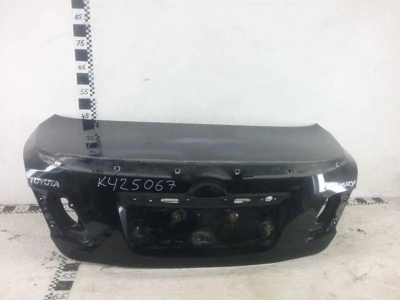 Крышка багажника Toyota Camry V40