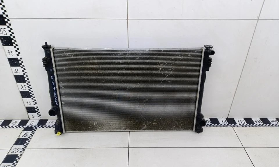 Радиатор охлаждения двигателя Toyota RAV4 XA50
