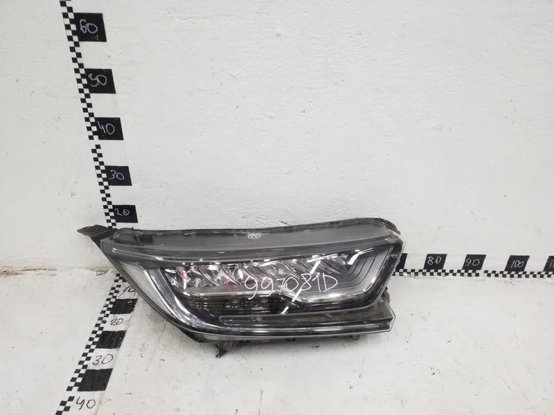 Фара правая Honda CR-V 5 Restail LED