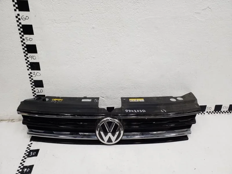 Решетка радиатора Volkswagen Tiguan 2
