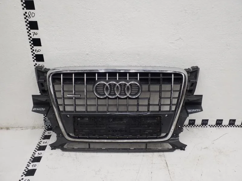 Решётка радиатора Audi Q5 1