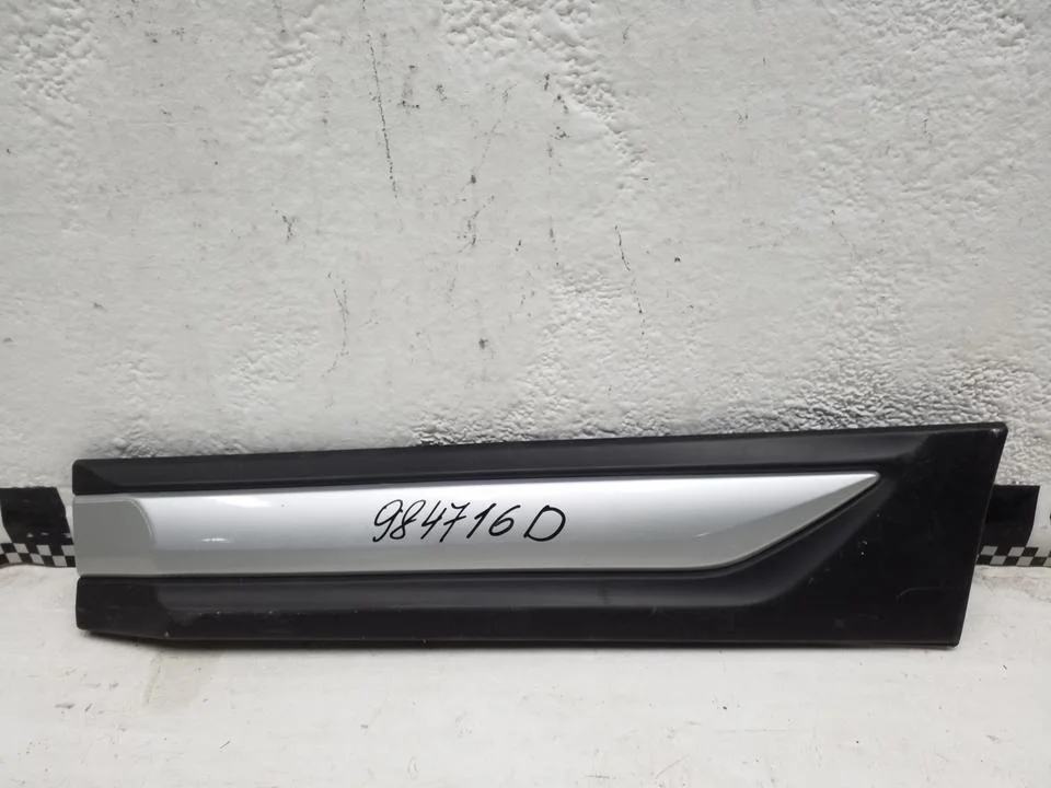Накладка двери задней левой Mitsubishi Outlander 3 Restail 2