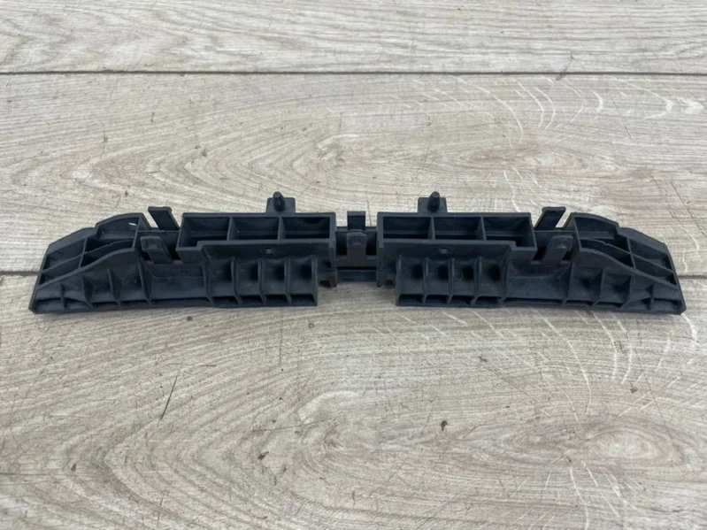 Кронштейн VW Touareg 2006-2010 7L