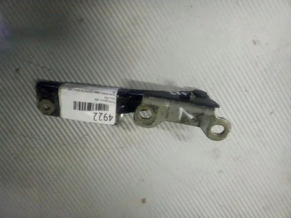 Петля капота Volvo S40 1997-2003 30896534, левая