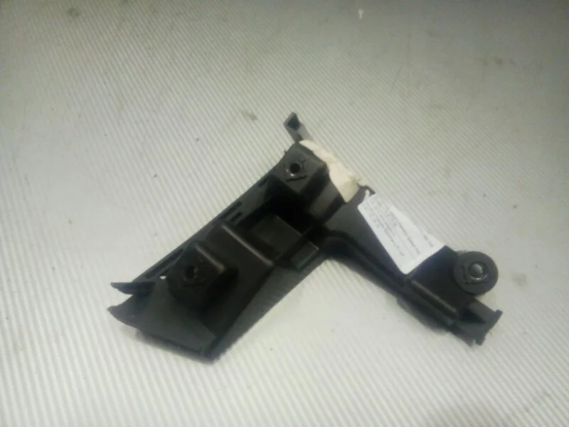 Кронштейн бампера под фонарь Volvo V70 2008-2012 30678651, задний правый