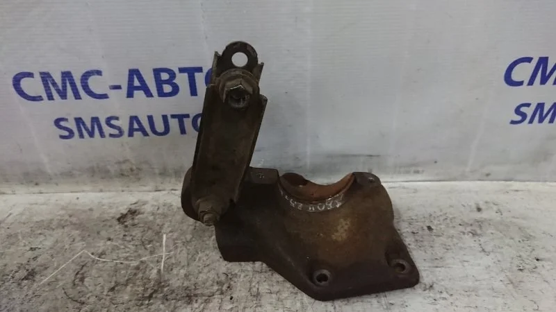 Кронштейн привода Volvo S80 31325393, правый