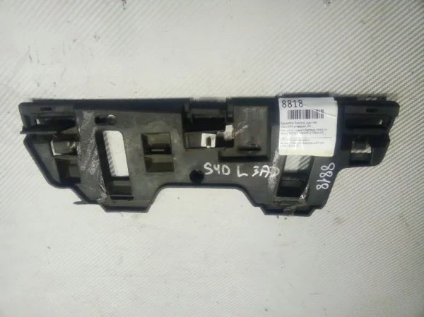 Кронштейн бампера Volvo V40 1997-1999 30800912 УНИВЕРСАЛ, задний левый