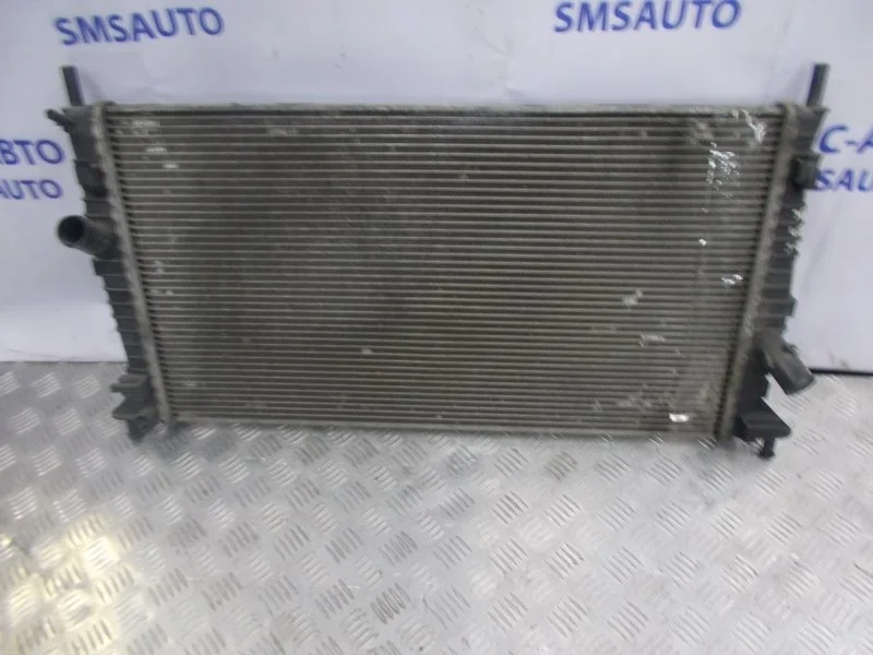 Радиатор охлаждения ДВС Volvo C30 2004-2012 8603621