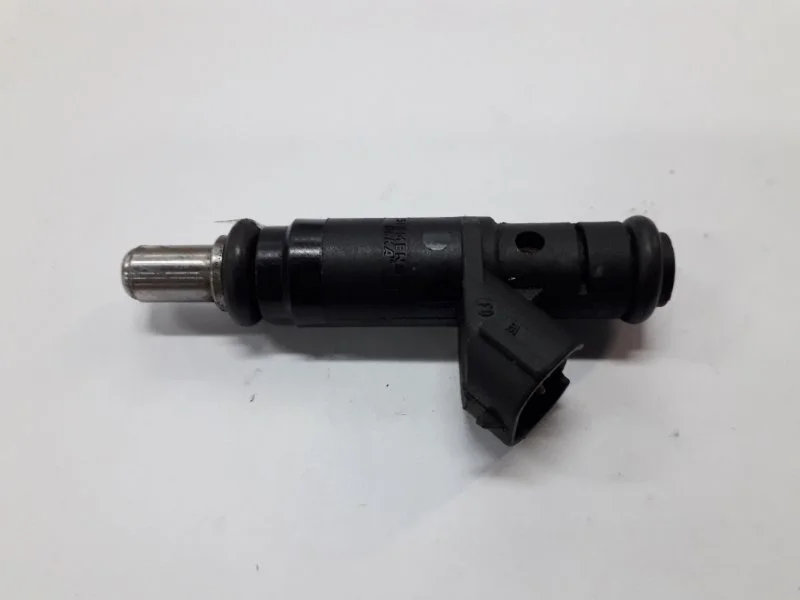 Форсунка топливная Audi A4 06B133551T E7 2.0 ALT