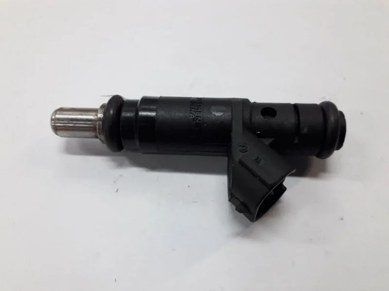 Форсунка топливная Audi A4 06B133551T E7 2.0 ALT